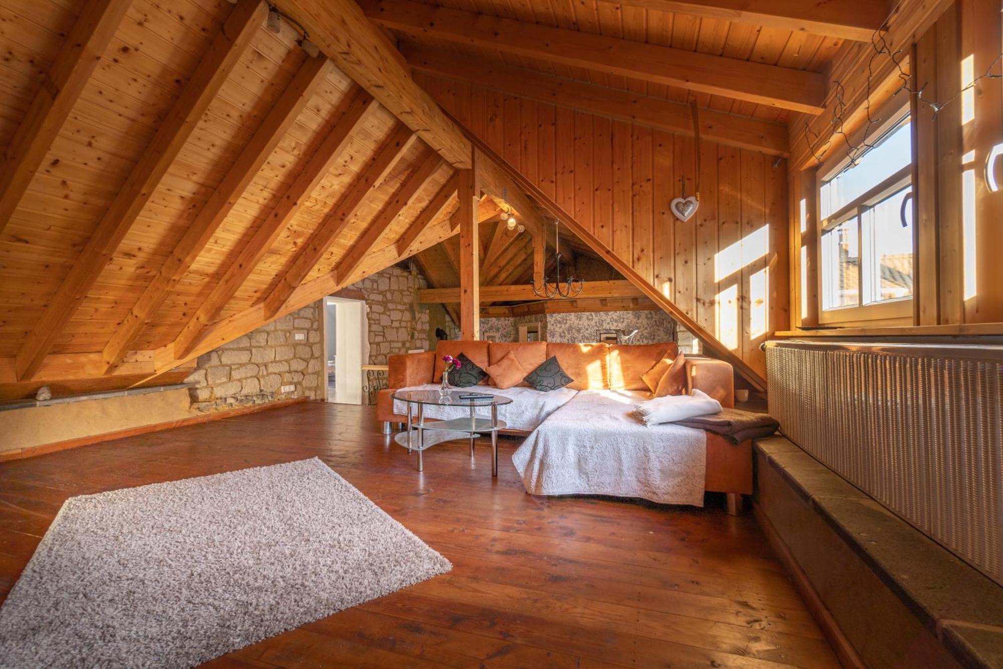 Historisches Ferienhaus "Zur Linde" Hausten Εξωτερικό φωτογραφία